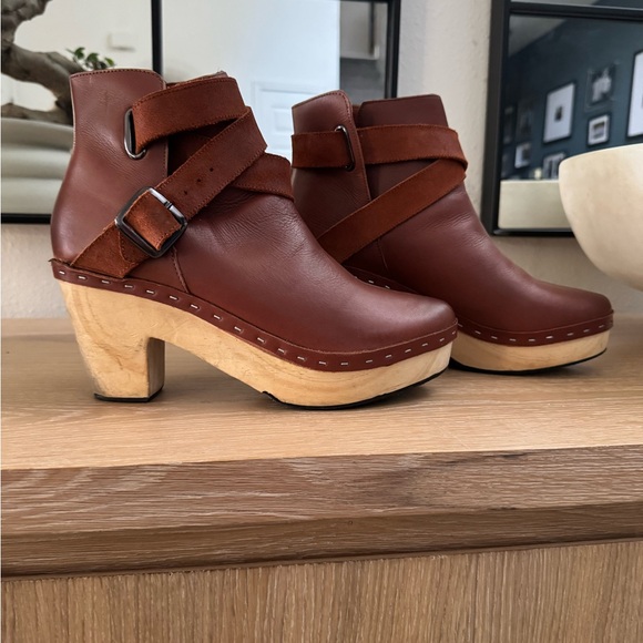 Free People Cognac Leather  Wooden Clog Boots - Picture 2 of 4